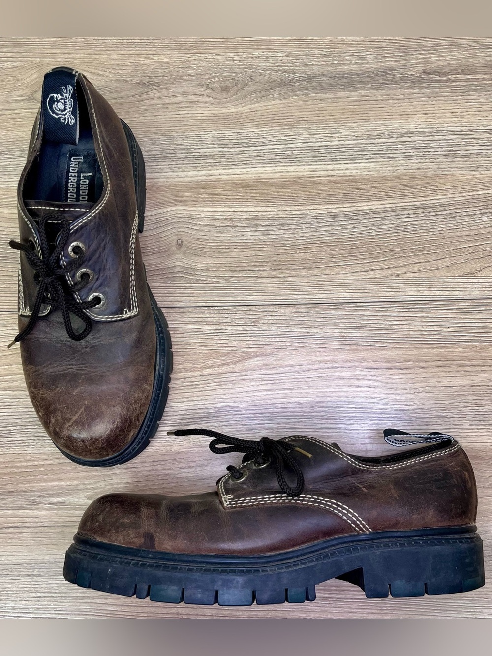 London Underground Wingtip tracker shoes, leather size 10.5. Brown,